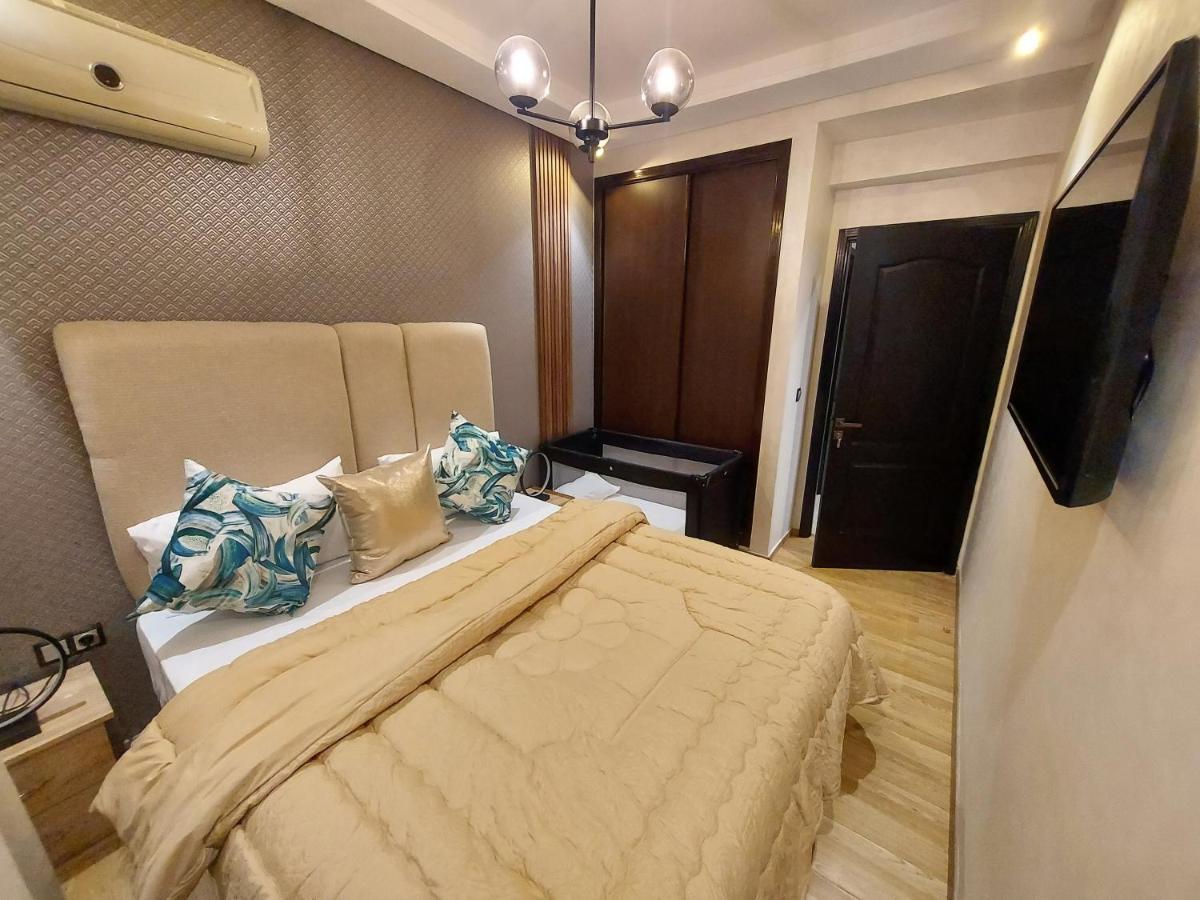 Apartment Modern Opposite The Hassan2 Mosque, Very Well Equipped And Stylish, 85 M2 With Gym And Direct Sea View With Underground Garage , Prohibits Unmarried Couples Of Arab Origin *