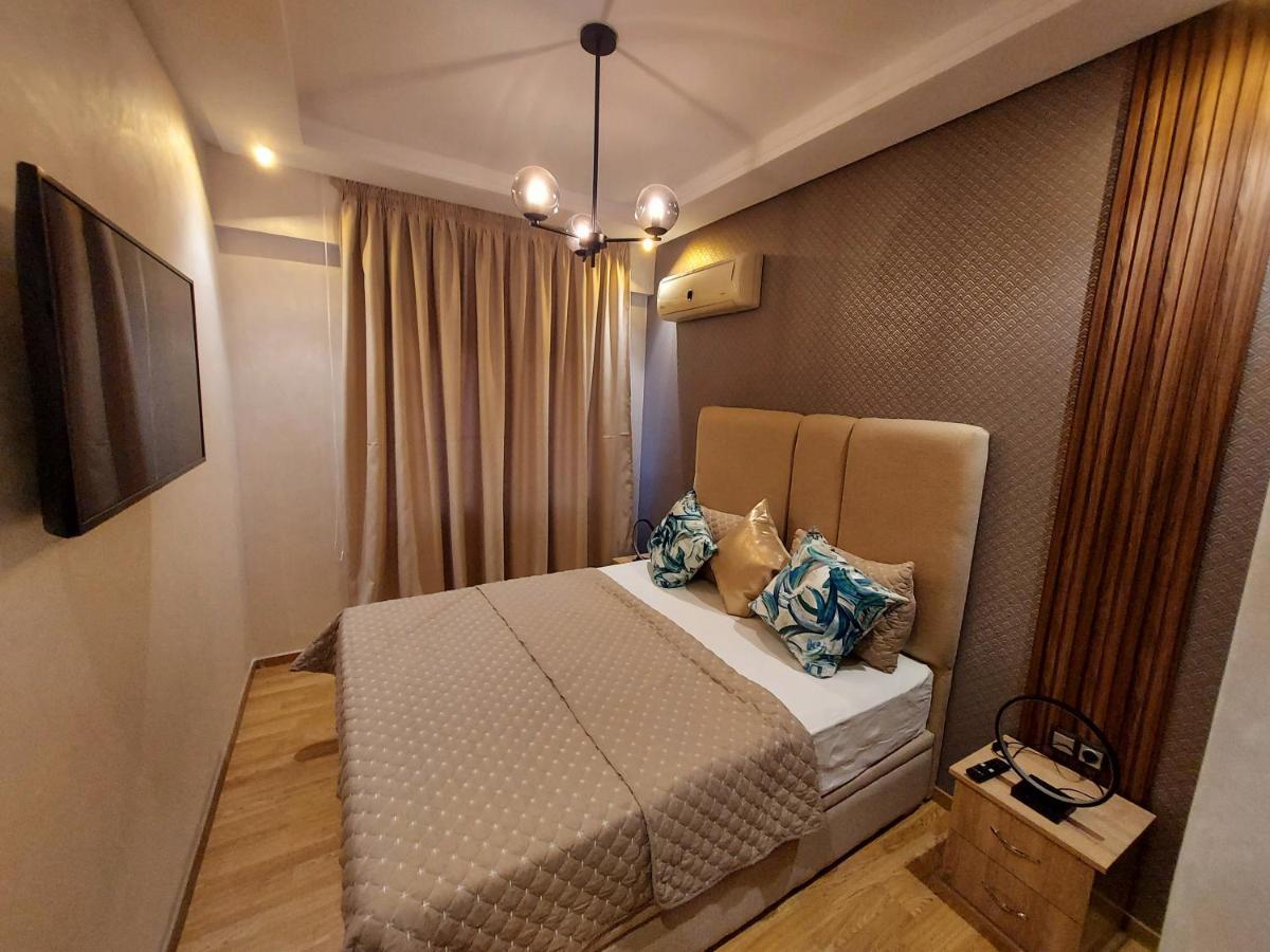 Apartment Modern Opposite The Hassan2 Mosque, Very Well Equipped And Stylish, 85 M2 With Gym And Direct Sea View With Underground Garage , Prohibits Unmarried Couples Of Arab Origin *